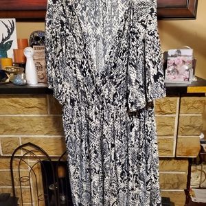 4X SWAK lower cut print dress
